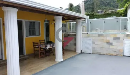 Casa com 5 quartos à venda no Sertão da Quina, Ubatuba  por R$ 530.000