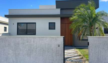 Casa Unifamiliar 02 dormitórios, 01 suíte