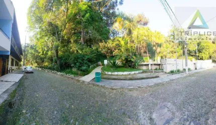 Terreno em condomínio fechado com área de lazer , projeto aprovado e localização a poucos minutos do centro.