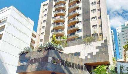 Excelente apartamento 3/4 com suíte, sala 3 ambientes com varanda, copa/cozinha planejada, DCE, 2 vagas. Prédio c/ área de lazer e área gourmet.Centro