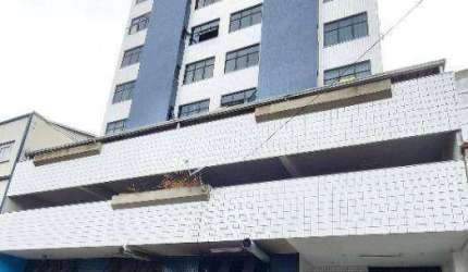 Apartamento quarto e sala com garagem e elevador em localização privilegiada. Rua Plana no Centro.