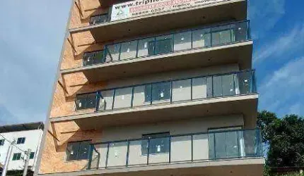 Apartamento quarto e sala com sacada e elevador a 700m da UFJF pelo pórtico do bairro São Pedro. Oportunidade para investir ou morar!.