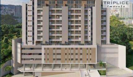 Apartamento quarto e sala com varanda e garagem em condomínio clube. Localização privilegiada próxima ao Independência Shopping e acesso fácil à UFJF.