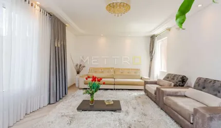Casa com 4 quartos à venda na Panamá, 235, Bacacheri, Curitiba, 352 m2 por R$ 1.950.000