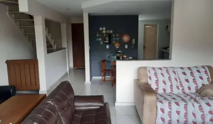 Casa duplex, 3 quartos, 1 suíte em condomínio com lazer próximo à praia de Camboinhas