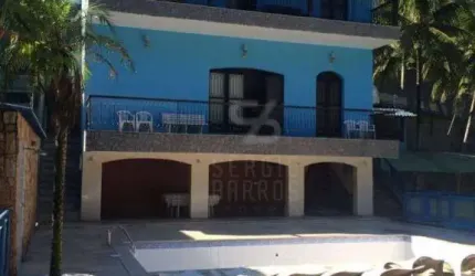 Casa de 4 quartos em condomínio, lazer com piscina, quadra, churrasqueira e sauna