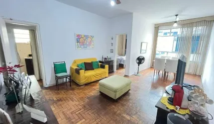 Apartamento com 3 quartos, todo amplo, quadra da praia.