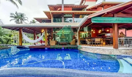Imóvel Alto Padrão 700 m² com 6 Dormitórios em Condomínio Fechado