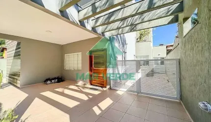 Espetacular Sobrado 4 Suítes com Piscina em Condominio Fechado