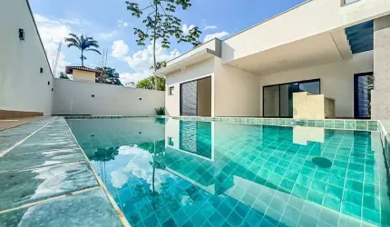 Casa Moderna com 3 Suítes e Piscina no Condomínio Mar Verde, Praia da Mococa