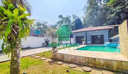 Casa Térrea com 3 Dormitórios no Condomínio Mar Verde