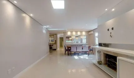 Casa com 3 dormitórios para alugar, 230 m² por R$ 6.140,00/mês - São Jorge - Novo Hamburgo/RS