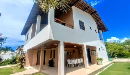 Casa em Condominio na Praia do Flamengo Frente Mar em Salvador: Condomínio com Luxo e Praticidade!
