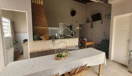 VENDE-SE RESIDÊNCIA NO PALMITAL - MARILIA/SP
