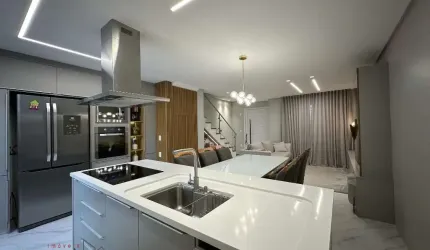 Casa em condomínio fechado com 3 quartos à venda na Luiz Pigozzi, 89, Belvedere, Farroupilha por R$ 550.000