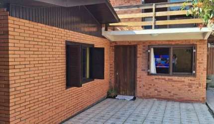 Casa com 3 quartos à venda na Stefano Vergani, 31, Cruzeiro, Caxias do Sul por R$ 800.000
