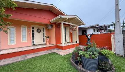 Casa em condomínio fechado com 3 quartos à venda na Jacomina Veronese, 795, Primeiro de Maio, Farroupilha por R$ 690.000
