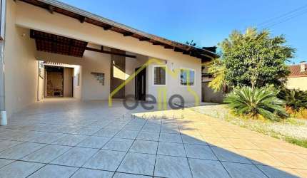 Excelente Casa Plana Averbada no Iririú próxima do Colégio Santo Antônio!!