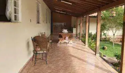 Casa com 4 quartos à venda no Bairro Vigilato Pereira - Uberlândia/MG