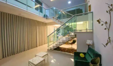 Casa com 4 quartos à venda no Bairro Jardim Karaíba - Uberlândia/MG