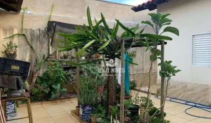 Casa com 4 quartos à venda, bairro Saraiva - Uberlândia/MG