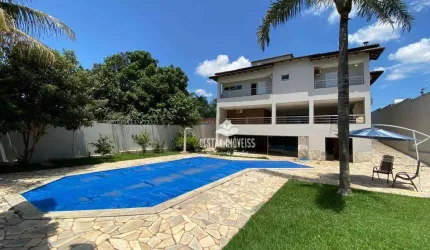 Sobrado com 4 quartos à venda, bairro Cidade Jardim - Uberlândia/MG
