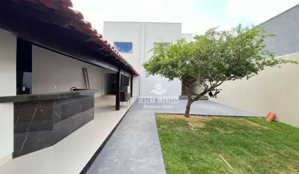 Casa com 4 quartos à venda no Bairro Santa Mônica - Uberlândia/MG