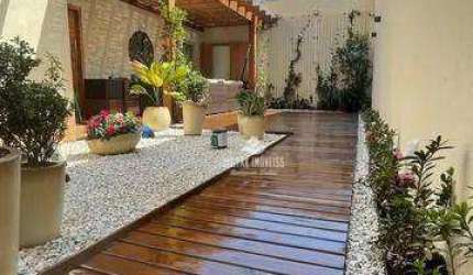 Casa com 3 quartos à venda, bairro Santa Mônica - Uberlândia/MG