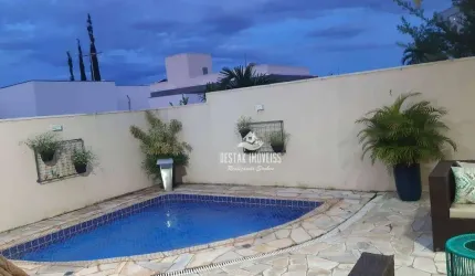 Sobrado com 4 quartos à venda, 385 m² por R$ 1.950.000 - Nova Uberlândia - Uberlândia/MG