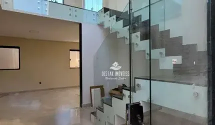 Sobrado com 3 quartos à venda, bairro Cidade Jardim - Uberlândia/MG