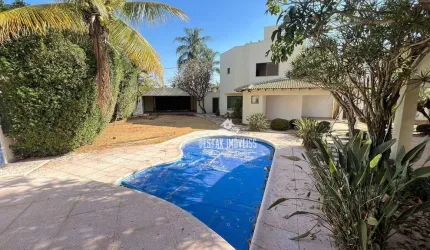 Sobrado com 4 quartos à venda, bairro Jardim Karaíba - Uberlândia/MG