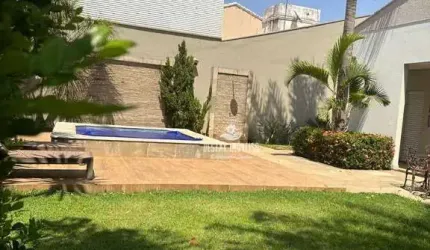 Sobrado com 3 quartos à venda, bairro Vigilato Pereira - Uberlândia/MG
