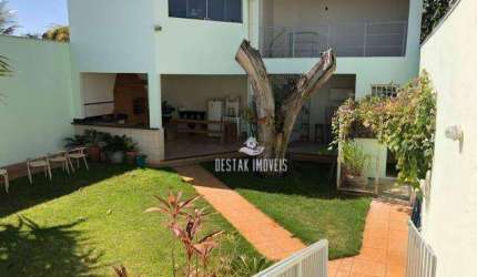 Casa com 4 quartos à venda, Bairro Cidade Jardim - Uberlândia/MG