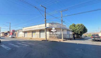 Barracão à venda por R$ 1.300.000,00 - Tocantins - Uberlândia/MG