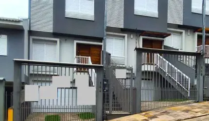 Sobrado triplex no bairro Santa Catarina
