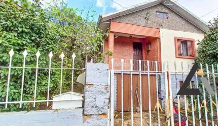 Duas casas no bairro Floresta