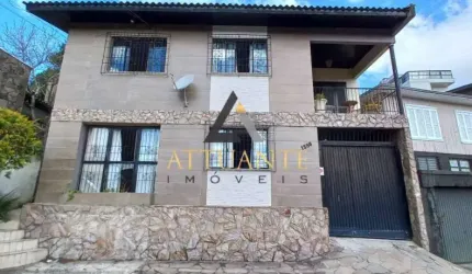 Casa Semimobiliada com três moradias no bairro Bela Vista