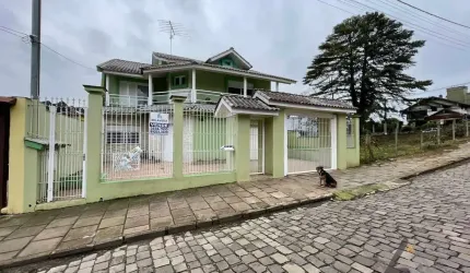 Casa com piscina - Bairro Bela Vista