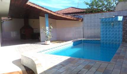 LINDA CASA COM PISCINA NA PRAIA DO SONHO -  A 300 METROS DO MAR