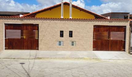 CASA NOVA NA PRAIA EM BALNEÁRIO RESIDENCIAL - 02 QUARTOS -  02 VAGAS DE GARAGEM