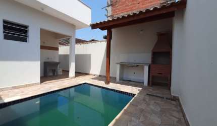 CASA NOVA NA PRAIA LADO PRAIA COM PISCINA E ÁREA GOURMET