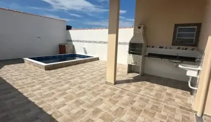 CASA NOVA NA PRAIA LADO PRAIA COM PISCINA, ÁREA GOURMET E AMPLO QUINTAL