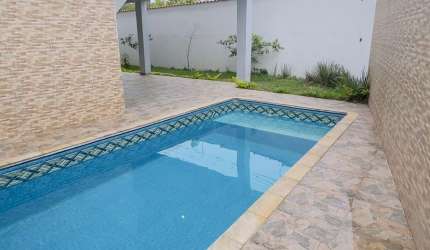 LINDA CASA DE ALTO PADRÃO A 100 METROS DA PRAIA