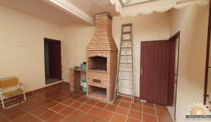 LINDA CASA NA PRAIA A 400 METROS DA PRAIA