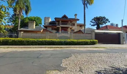 Luxo e Conforto: Casa à Venda no Partenon