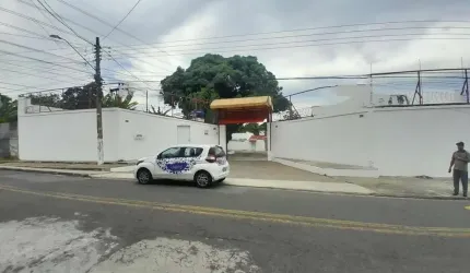 Salão Comercial para Locação em Itaquaquecetuba, Vila Monte Belo, 7 banheiros