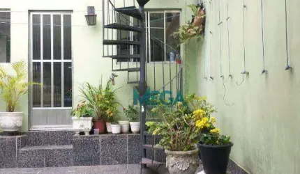 Quintal amplo com churrasqueira! 3 vagas, 283m à venda na Vila Alexandria