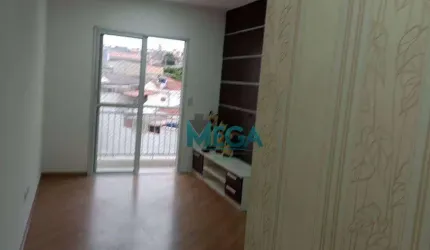 Apartamento com 3 dormitórios , 1 banheiro, repleto de armários.