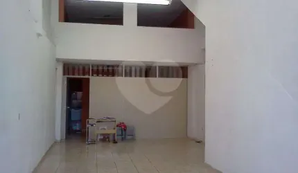 Prédio Comercial e Residencial na Vila Mazzei