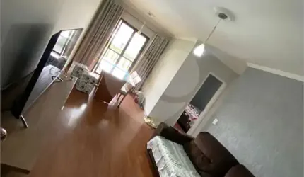 Apartamento de 2 dormitórios e 2 vagas em excelente localização.